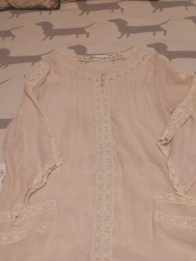 Solitaire Cream Lace-Trim V-Neck Blouse